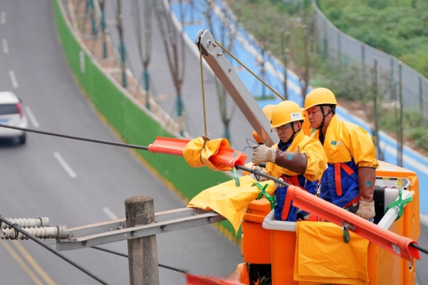 赤峰帶電作業(yè)車出租電話號碼-第1張圖片