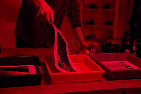 赤峰洗膠卷店鋪電話多少號-第1張圖片