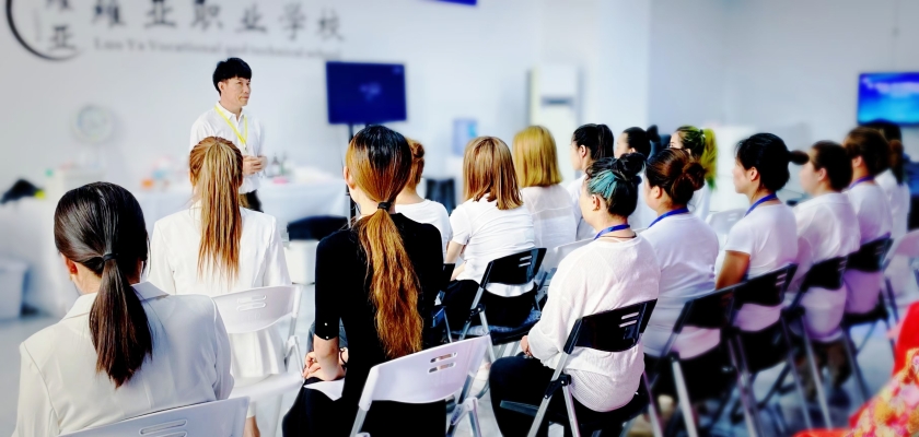 赤峰美妝培訓(xùn)團(tuán)購(gòu)電話號(hào)碼-第1張圖片