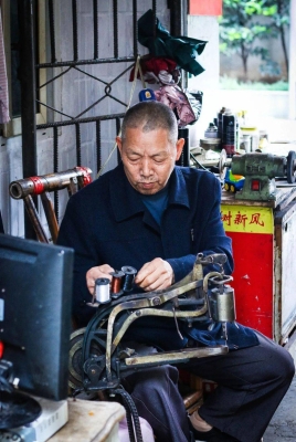 赤峰沙寇理發(fā)店電話號碼-第1張圖片