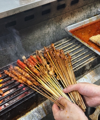 赤峰夜晚煮串串店地址電話號碼-第1張圖片