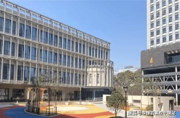 赤峰會(huì)展球場(chǎng)地址電話號(hào)碼-第1張圖片