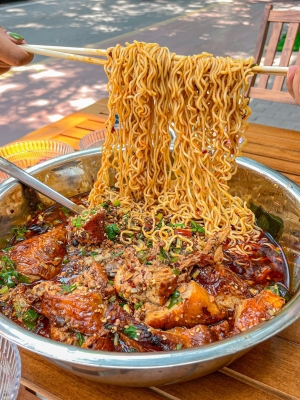 赤峰餐桌轉讓出租網電話號碼-第1張圖片