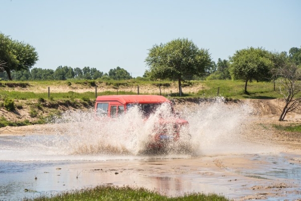 赤峰網(wǎng)紅豪車車隊電話號碼-第1張圖片