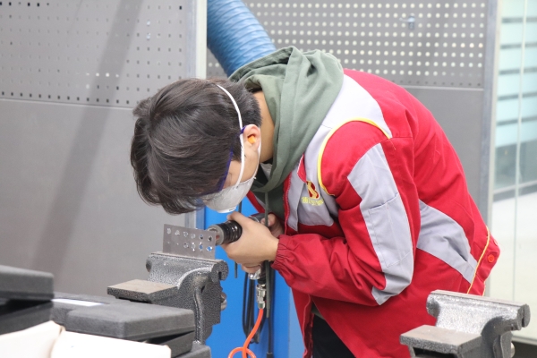 赤峰博士汽修電話多少號碼-第1張圖片