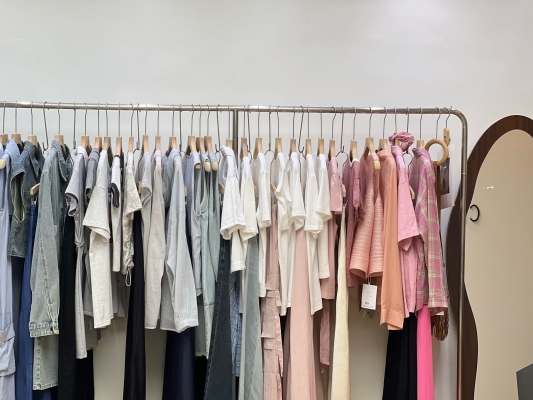 赤峰女裝店避雷針電話號(hào)碼-第1張圖片