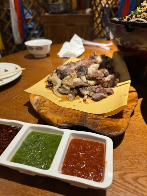 赤峰原木蒙餐風(fēng)格店電話號碼-第1張圖片