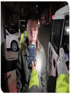 赤峰騎車送酒電話是多少號(hào)-第1張圖片