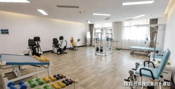 赤峰裝修找老萬電話地址查詢-第1張圖片