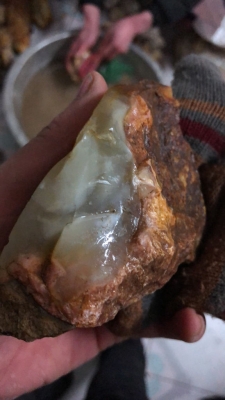 赤峰賣小石子的電話地址是多少-第1張圖片