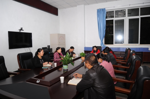 赤峰魚(yú)塘灣景城社區(qū)電話號(hào)碼-第1張圖片