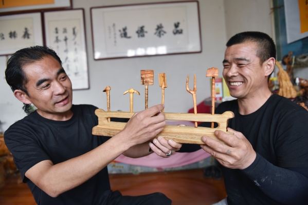 赤峰哪里有收樹(shù)根的電話-第1張圖片