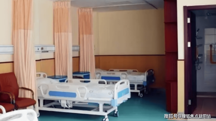 赤峰好魯庫醫(yī)院電話號碼-第1張圖片