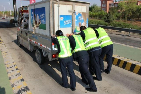 內蒙古赤峰交通執(zhí)法電話號碼-第1張圖片