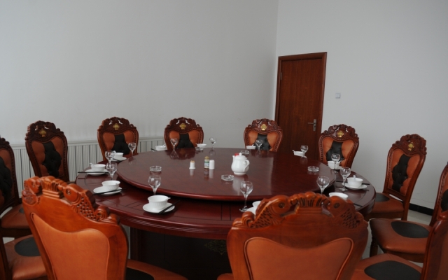 內(nèi)蒙赤峰化工招聘網(wǎng)電話號(hào)碼-第1張圖片