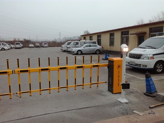 米各莊到赤峰隨車電話多少-第1張圖片