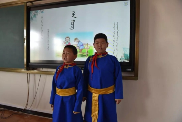 赤峰小學(xué)招生聯(lián)系電話查詢號(hào)碼-第1張圖片