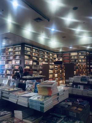 赤峰市最大的書店-第1張圖片