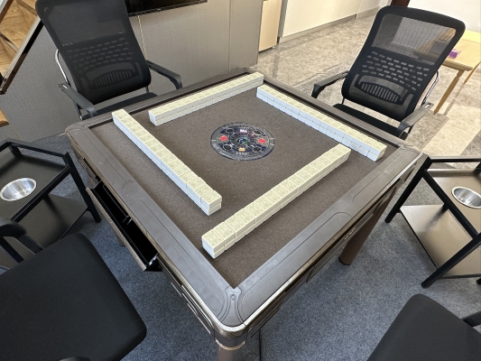 赤峰剪發(fā)天花板店電話號碼-第1張圖片