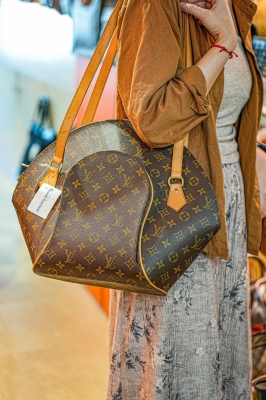 赤峰中古飾品專賣店電話號(hào)碼-第1張圖片