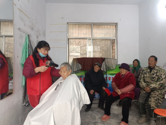 赤峰嘮嗑理發(fā)店電話地址查詢-第1張圖片