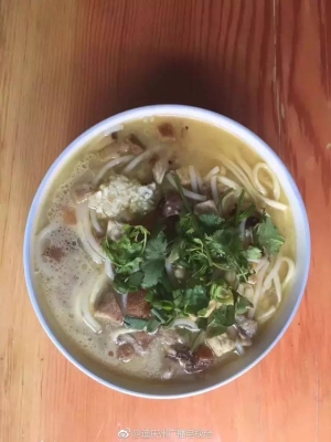 赤峰十二道鋒味飯店-第1張圖片