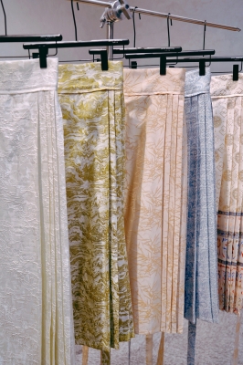 赤峰馬面裙租賃公司電話號碼-第1張圖片