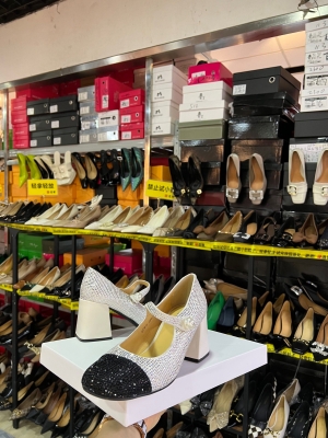 赤峰名鞋回收電話是多少號(hào)-第1張圖片