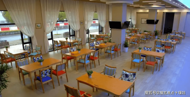 赤峰昆侖理發(fā)店電話地址查詢-第1張圖片