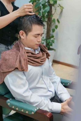 赤峰發(fā)型師拍照招聘電話號(hào)碼-第1張圖片