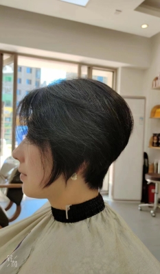 赤峰市預(yù)約造型店電話號碼-第1張圖片