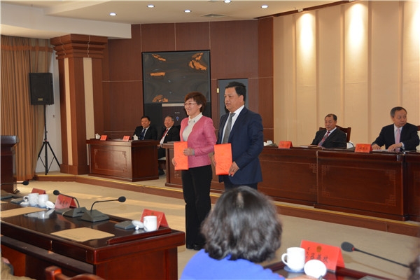 赤峰理發(fā)艷姐電話多少號-第1張圖片