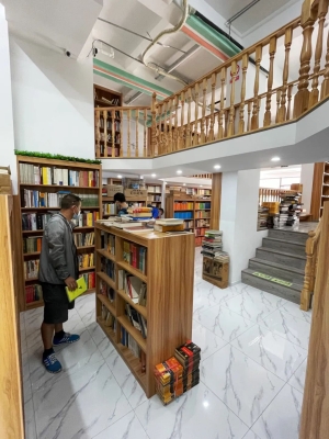 赤峰華智書(shū)店電話(huà)多少號(hào)-第1張圖片