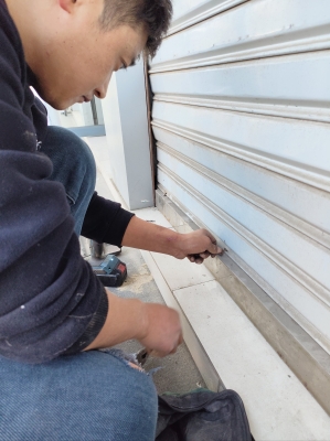 赤峰小區(qū)防盜門維修電話號碼-第1張圖片