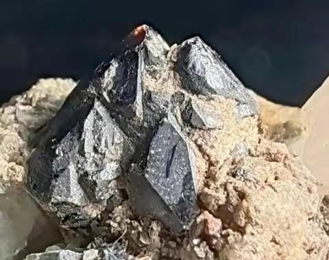 赤峰出售錫礦石電話是多少號(hào)-第1張圖片