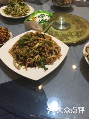 赤峰宴賓樓團(tuán)購(gòu)電話號(hào)碼-第1張圖片