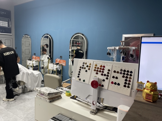 赤峰爆火染發(fā)店電話地址查詢-第1張圖片