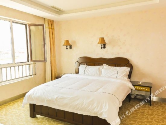 眾聯(lián)廣場赤峰招聘信息電話號(hào)碼-第1張圖片