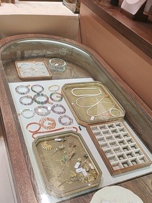 赤峰飾品店宋姐電話號(hào)碼-第1張圖片