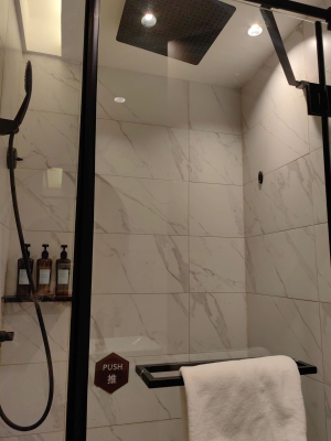 赤峰市水晶桔子酒店電話號碼-第1張圖片