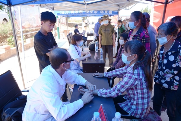 赤峰必斯?fàn)I子快遞電話號碼-第1張圖片