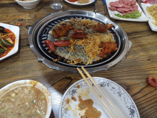 赤峰小火炕烤肉店電話號碼-第1張圖片