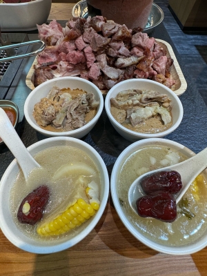 赤峰烤羊腿外賣店地址電話號碼-第1張圖片