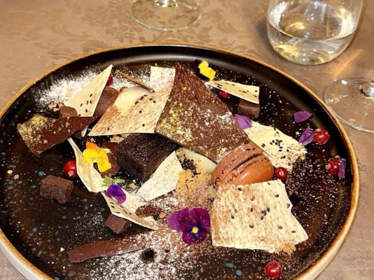 赤峰易小涵餐廳地址電話號(hào)碼-第1張圖片