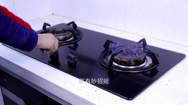 赤峰燃?xì)庠畎惭b師傅電話號碼-第1張圖片