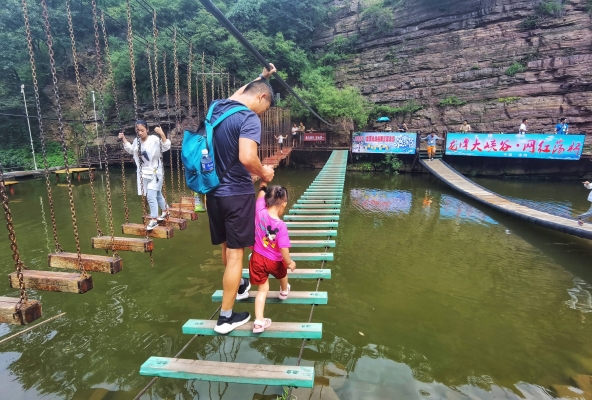 赤峰龍?zhí)洞髰{谷景區(qū)電話號(hào)碼-第1張圖片