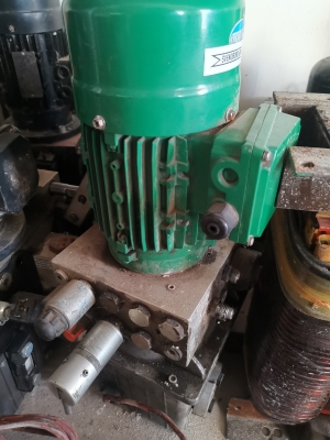 赤峰地?zé)岵膳倦娫捥?hào)碼查詢-第1張圖片