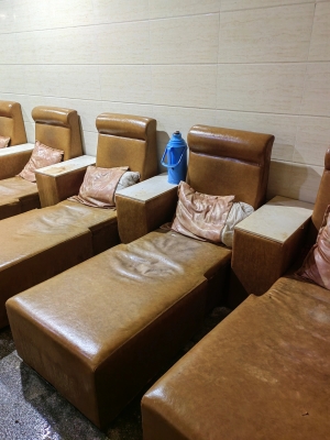 赤峰修復(fù)皮沙發(fā)電話號碼-第1張圖片