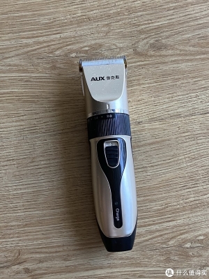 赤峰修電動理發(fā)器電話地址-第1張圖片