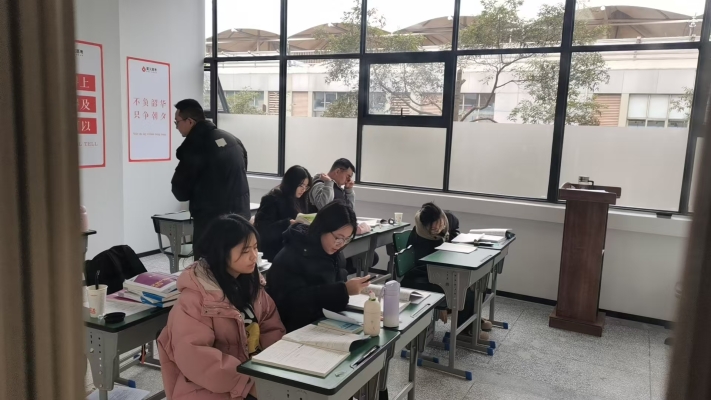 赤峰高中補課學校電話號碼是多少-第1張圖片